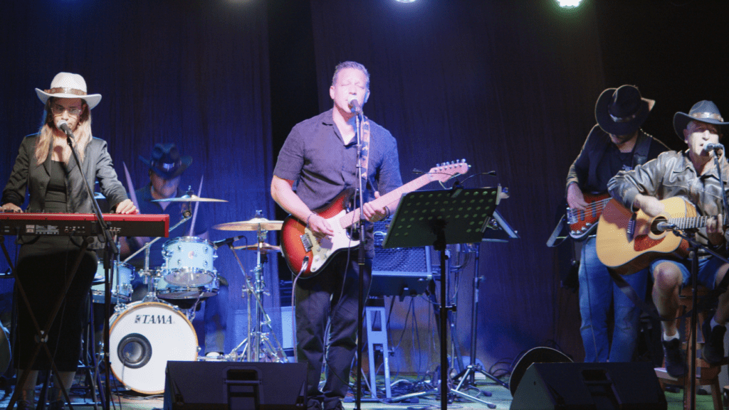 Read more about the article Concerto Memorável dos Faroeste na Amendoeira Clube de Golfe